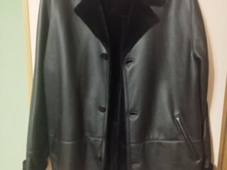 Продаю зимнюю натуральную дубленку 1 700 руб., куртку зимнюю.