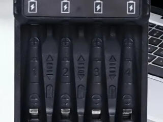 Зарядное устройство для аккумуляторов АА и ААА, новое, в упаковке.