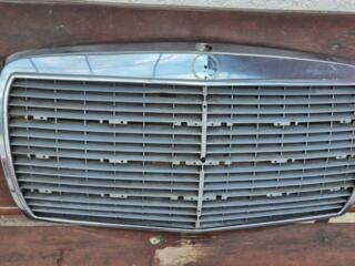 Решетка радиатора Mercedes w123