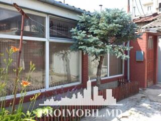 Vă propunem spre vânzare aceast apartament la sol în Centru, str. ...