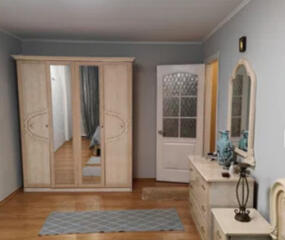 Двух комнатная квартира на Слободке .