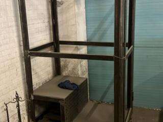 Carcasă metalică pentru baie de exterior / duș / WC