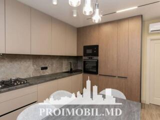 Vă propunem spre vânzare acestapartament cu 2camere și living,sect. ..