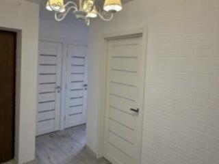 Продается Трехкомнатная квартира с ремонтом.