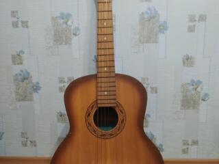 Продается гитара классическая
