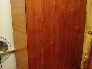 Продаётся вместительный платяной шкаф советского производства.