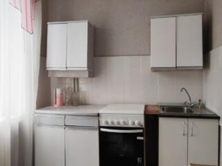 Продаётся 2-комн малогабаритка Красные Казармы (5 поликлиника) ТОРГ