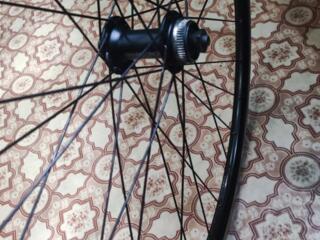 Переднее колесо на 28 под вибрейки б\у