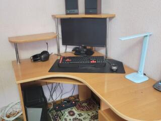 Угловой компьютерный стол 1600 руб