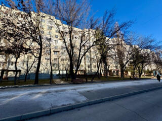 Продаётся светлая и комфортная 2-комнатная квартира на Алеку Руссо