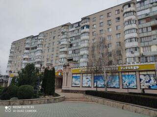 БОЛЬШАЯ СВЕТЛАЯ -3-комн квартира в жилом состоянии - центр