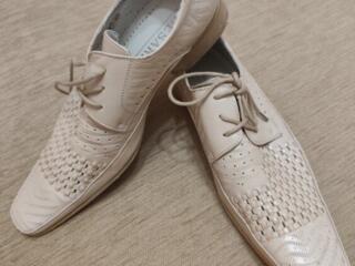 Продаются туфли мужские бежевые
