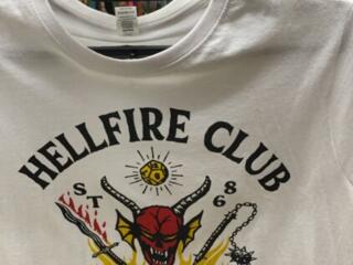 Продам футболку очень странные дела Размер (s)