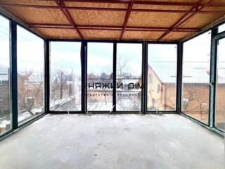 Продається сучасний таунхаус у престижному районі Осокорки.Будинок із 