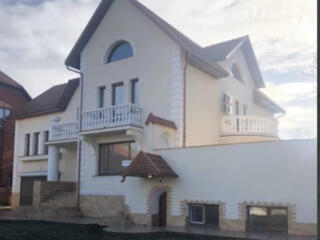 Продаётся 3-х уровневый дом в Киевском районе, Шишкина.