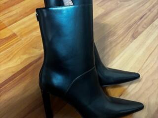 Продам ботинки