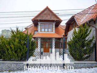 ​ Vă propunem spre chirie această casă în2nivele amplasatîn or. ...