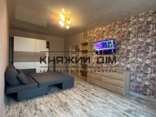 Здається стильна квартира на тривалий термін у сучасному житловому ...