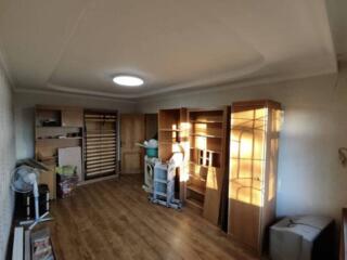 Продается уютная двухкомнатная квартира с раздельной планировкой на 1 