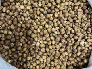 Орехи. Миндаль, фундук.