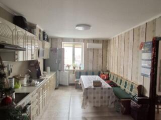 Продам 2-х комнатную с ремонтом.