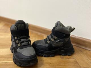 Продам ботинки