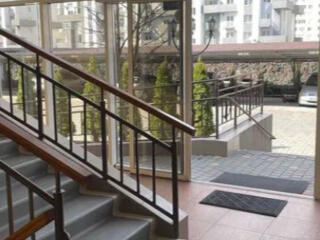 Продам квартиру 35.3 кв. м., цоколь/6, новый дом, жк Якоря.