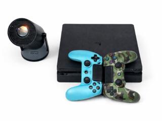 PlayStation 4 Slim 500GB + проектор + 2 геймпада — 150€