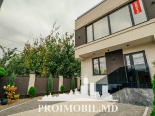 Vă propunem spre vânzare aceast townhouse în 3 nivele în sect. ...