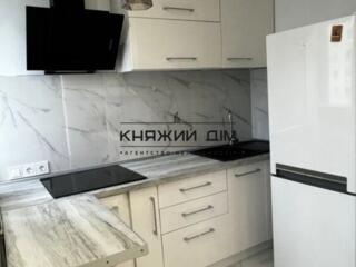 Продаж 1-кімнатної квартири в Печерському районі в цегляному будинку. 