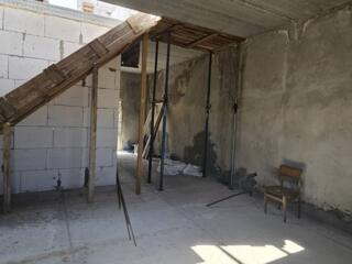 В продаже двухэтажный таунхаус в коттеджном городке в Прилиманском. ..