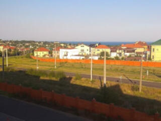 Продам 2,5 сотки земли со всеми коммуникациями и фундаментом под дом.