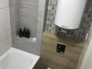 Продам 2-к квартиру с ремонтом на Космонавтов