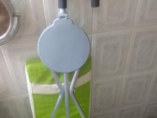 Трость-стул новая, 200 руб.,тел. 077756046, вайбер.