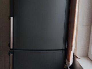 Двухкамерный холодильник HOTPOINT ARISTON, 283 л, матовый графит.