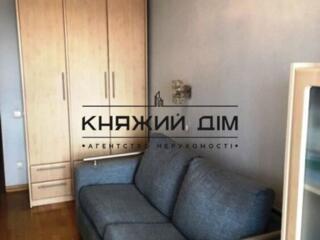 Здається в оренду 3 кімнатна квартира на Печерську на вул. ...