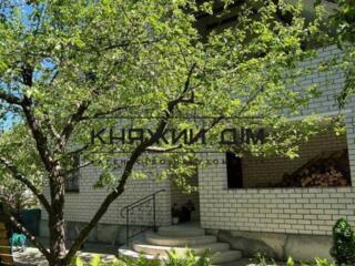 Пропонується до продажу 2-х поверховий будинок в с. Віта-Поштова. ...