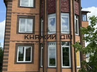 Продаж будинку 317 м2 на 6 сотках в Бучі. Будинок стоїть на бетонній .