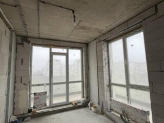 Продается двухкомнатная квартира с двумя балконами, один балкон очень 