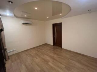 Предлагается к продаже двухкомнатная квартира на Семена ...