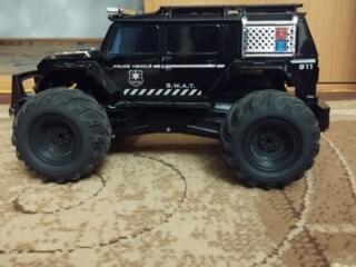 Продам машину на пульте управления