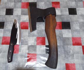 Нож и топор надёжный комплект