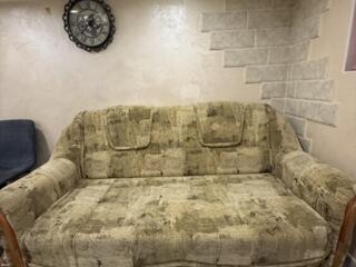 Продам диван раскладной и 2 кресла