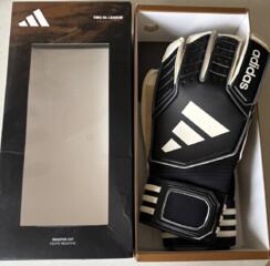 Вратарские перчатки Adidas 9.5-10 размер
