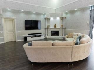 Продам двухуровневый дом 362 кв. м., Совиньон.