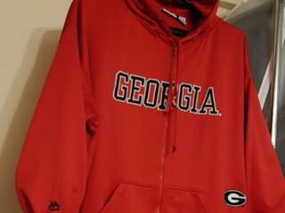 Толстовка р-р 68/70; футболки р-р 64