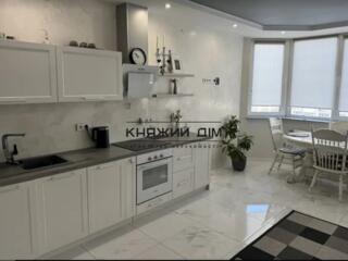 ПРодаж роздільної 2-х кімнатної квартири на Осокорках по вул. ...