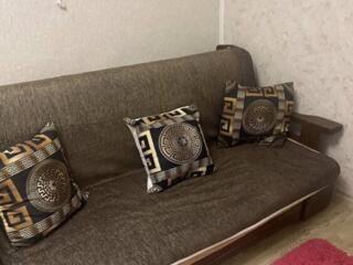 Продам двухкомнатную квартиру в центре