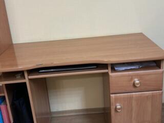 Продам письменный стол б/у