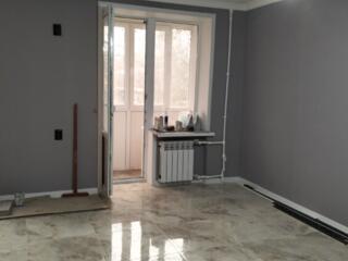 Продам 3-комнатную квартиру 2/5 г. Бендеры. Центр.